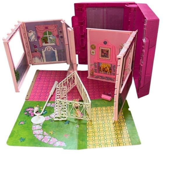 Barbie Fold 'n Fun Doll House w/ Furniture & Accessories, 1992 Mattel - Picture 10 of 12